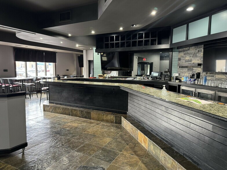 More Photos Of 160 English Landing Dr, Parkville Restaurant For Lease