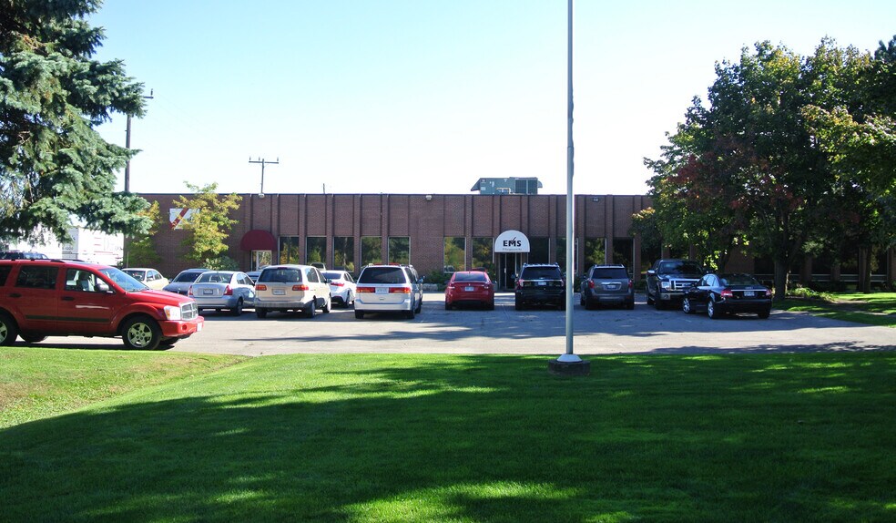 More Photos Of 19 Rangemore Rd, Toronto Distribution For Lease