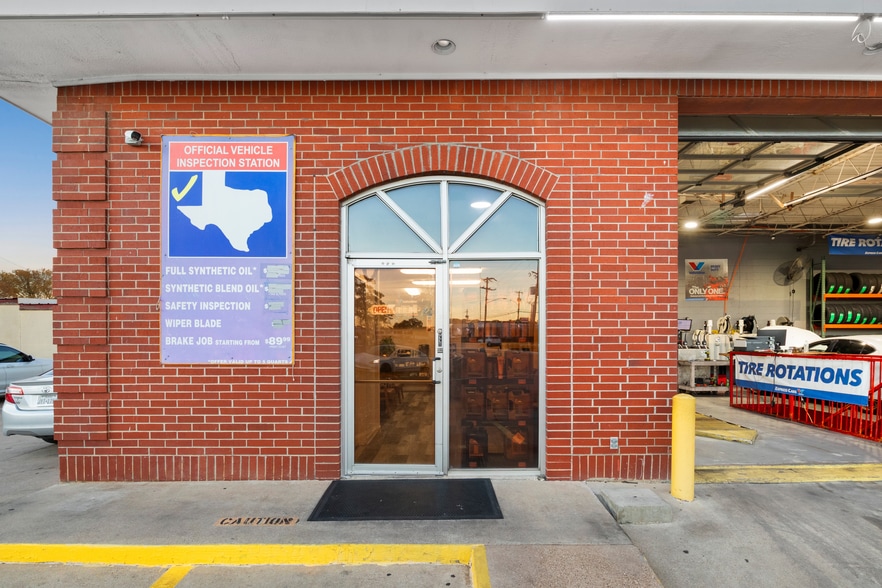 More Photos Of 3022 S Cooper St, Arlington General Retail For Sale