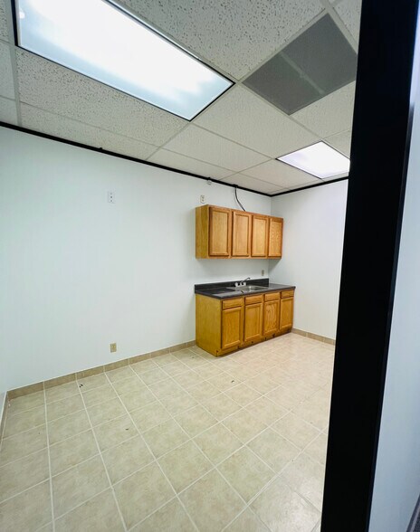 More Photos Of 3033 Chimney Rock Dr, Houston Office For Lease