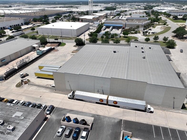 More Photos Of 5850 Corridor Pky, Schertz Warehouse For Lease