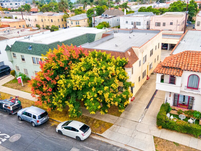 More Photos Of 445 N Spaulding Ave, Los Angeles Apartments For Sale