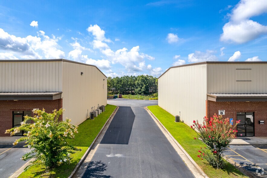 More Photos Of 1516 Kalamazoo Dr, Griffin Unknown For Lease