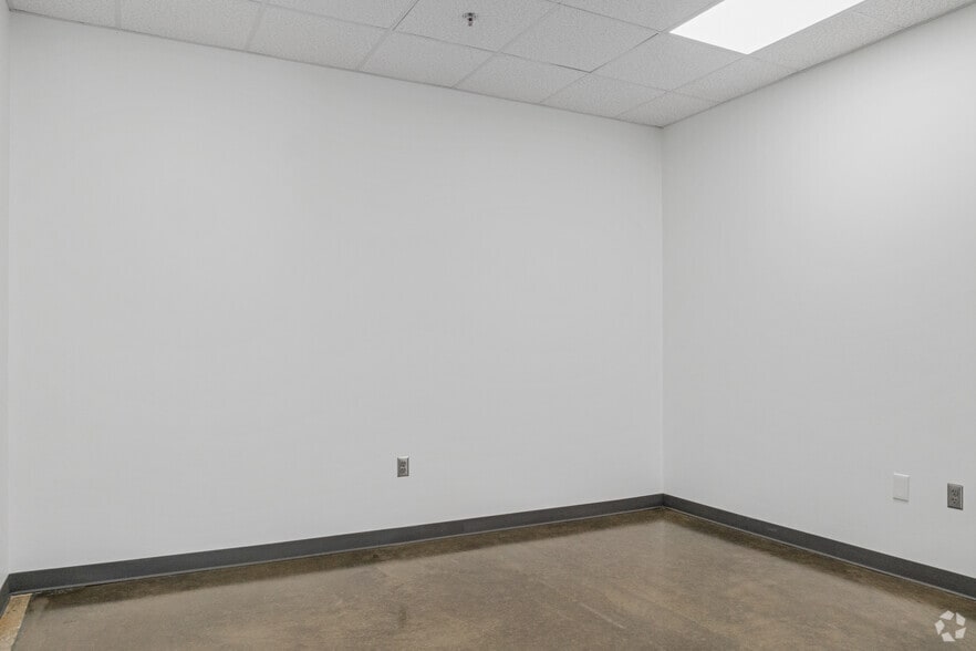 More Photos Of State Route 186 @ Interstate 85, Tuskegee Unknown For Lease