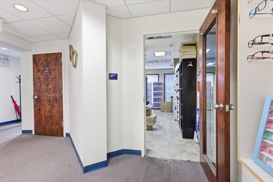 More Photos Of 1568 Woodbourne Rd, Levittown Office For Sale