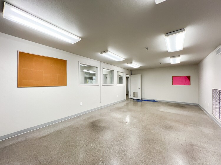 More Photos Of 7649 Townsend Pl, New Orleans Warehouse For Lease