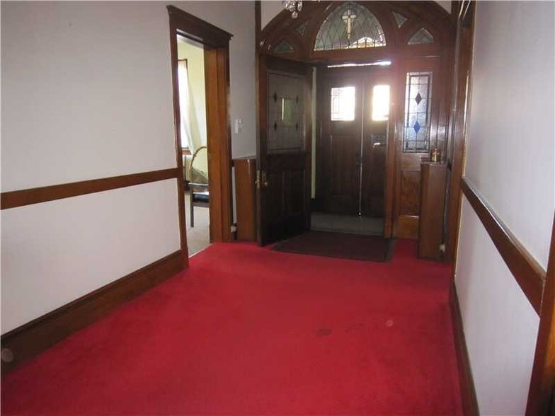 More Photos Of 704 Market St, Mckeesport Specialty For Sale