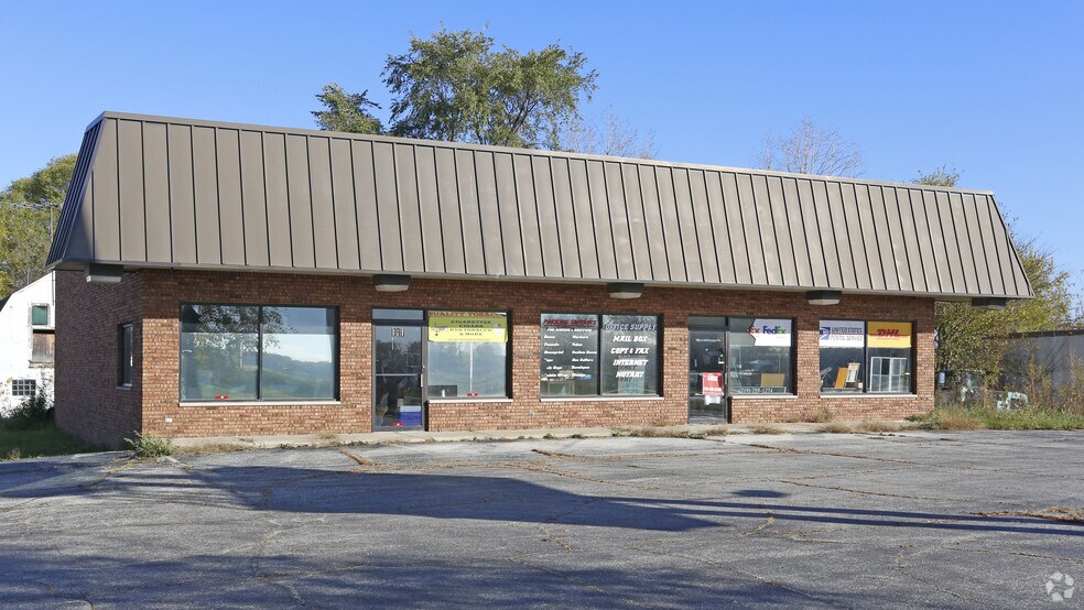 More Photos Of 689 W US Highway 30, Valparaiso Storefront Retail Office For Sale