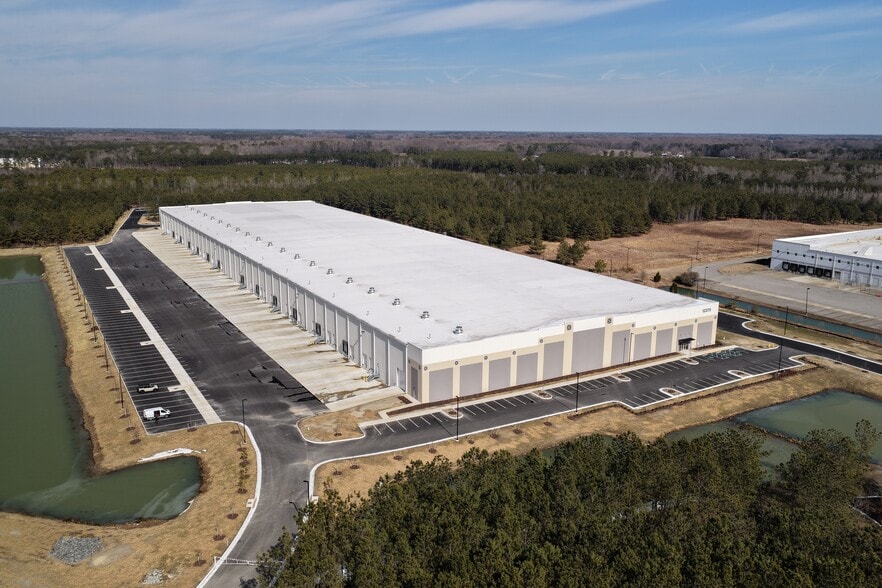 More Photos Of 12375 William A. Gwaltney, Windsor Warehouse For Lease