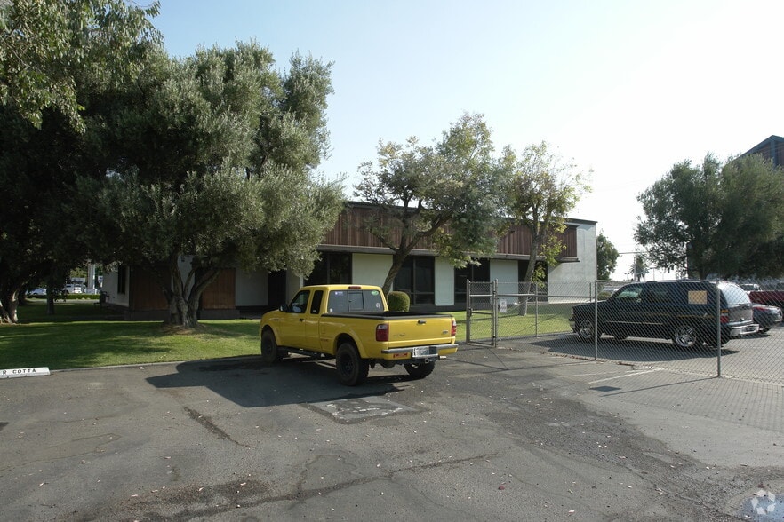 Primary Photo Of 1155 Pacheco Blvd, Los Banos Office For Sale