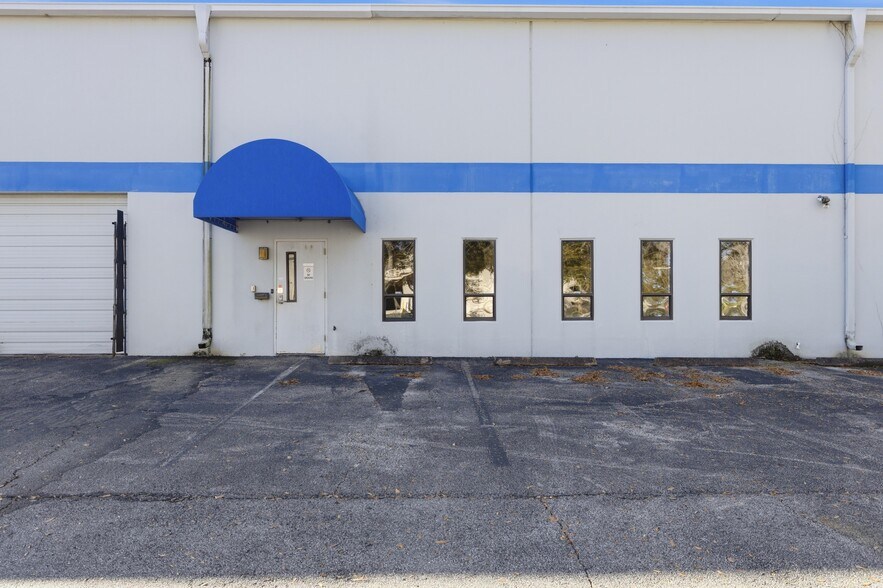 More Photos Of 451 SW 57th Ave, Ocala Distribution For Lease