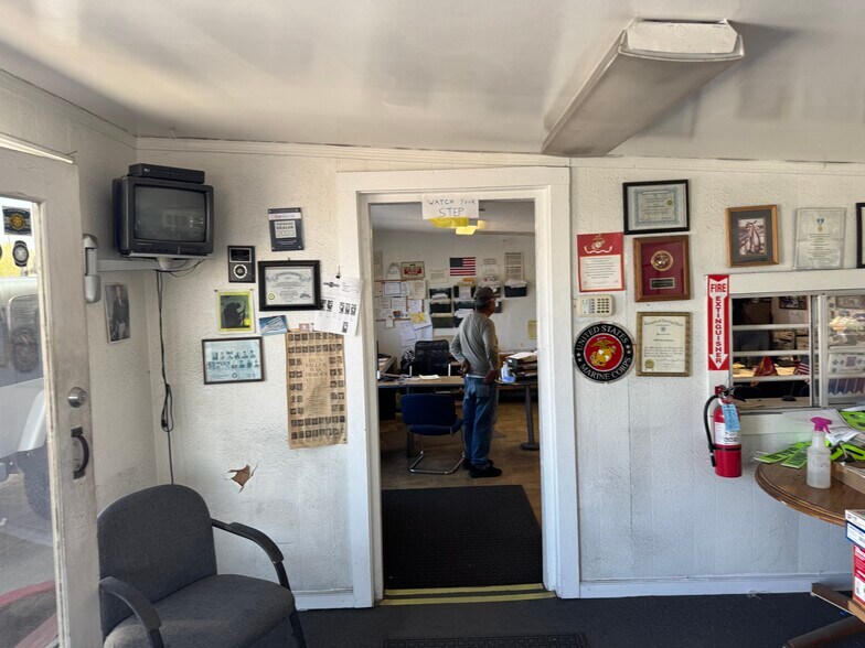 More Photos Of 1040 W Chapman Ave, Orange Auto Dealership For Sale