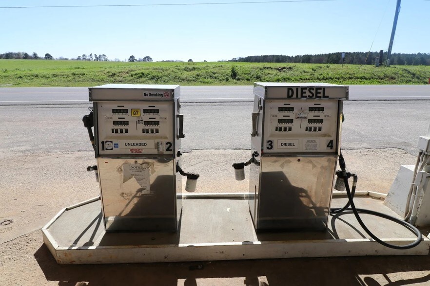 More Photos Of 2550 Parks Mill Rd, Buckhead Service Station For Sale