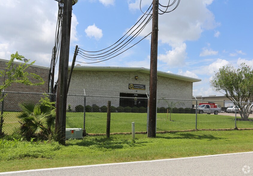 More Photos Of 7115 Belgold St, Houston Warehouse For Lease