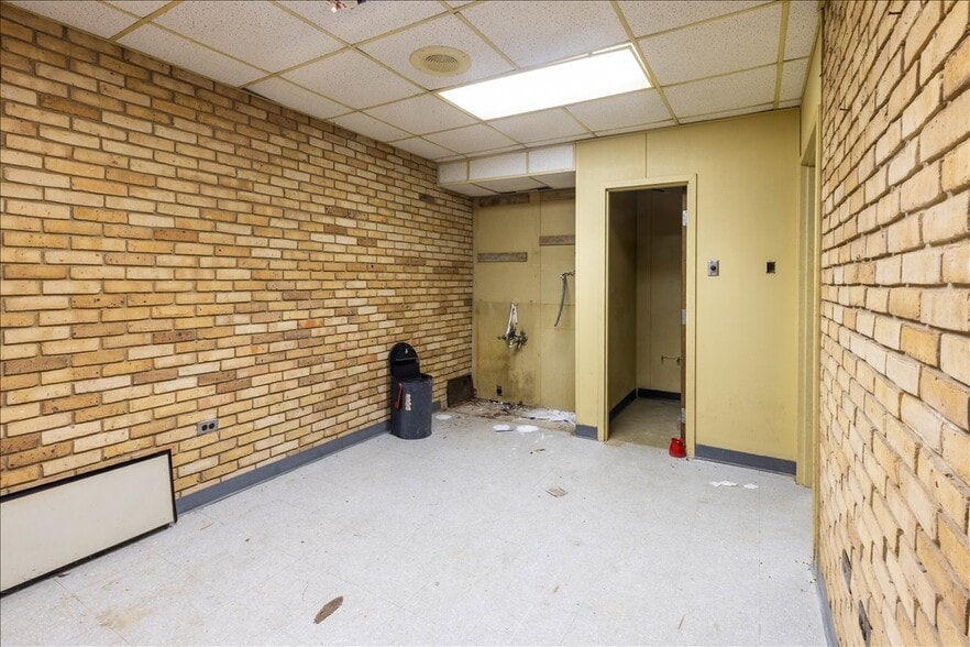 More Photos Of 6653 Church St, Riverdale Freestanding For Sale