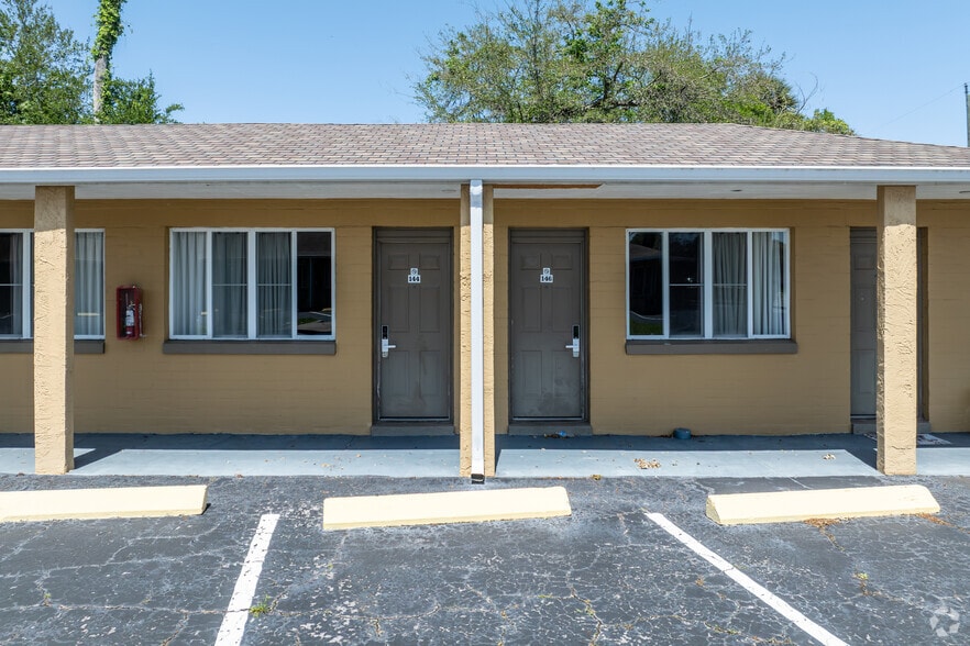 More Photos Of 640 S Ridgewood Ave, Daytona Beach Hotel For Sale