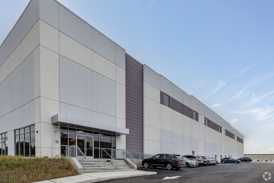 Primary Photo Of 200 Murray Hill Pky, East Rutherford Distribution For Lease