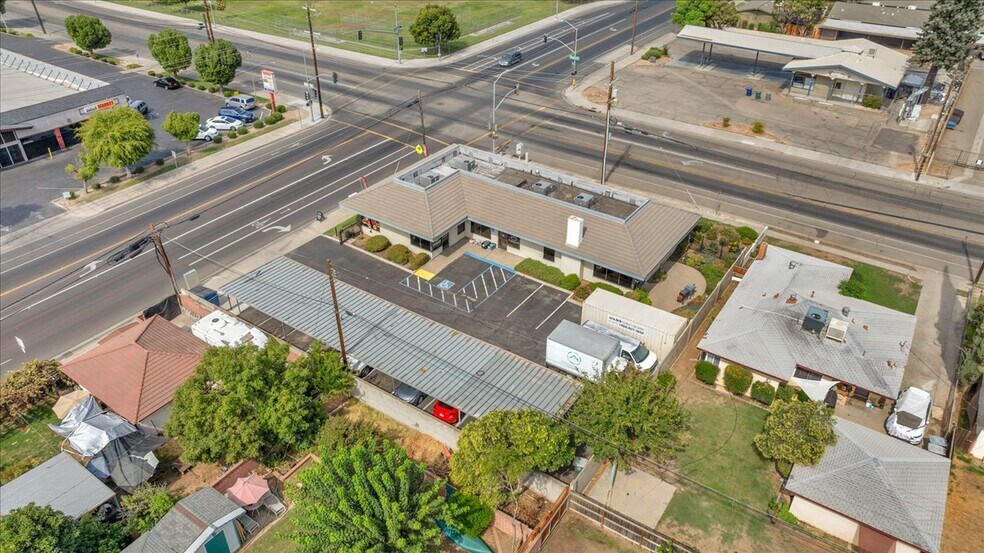 More Photos Of 445 W Dakota Ave, Fresno Office Residential For Sale