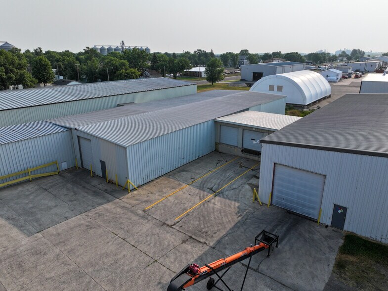 More Photos Of 520 5th St S, Breckenridge Warehouse For Lease