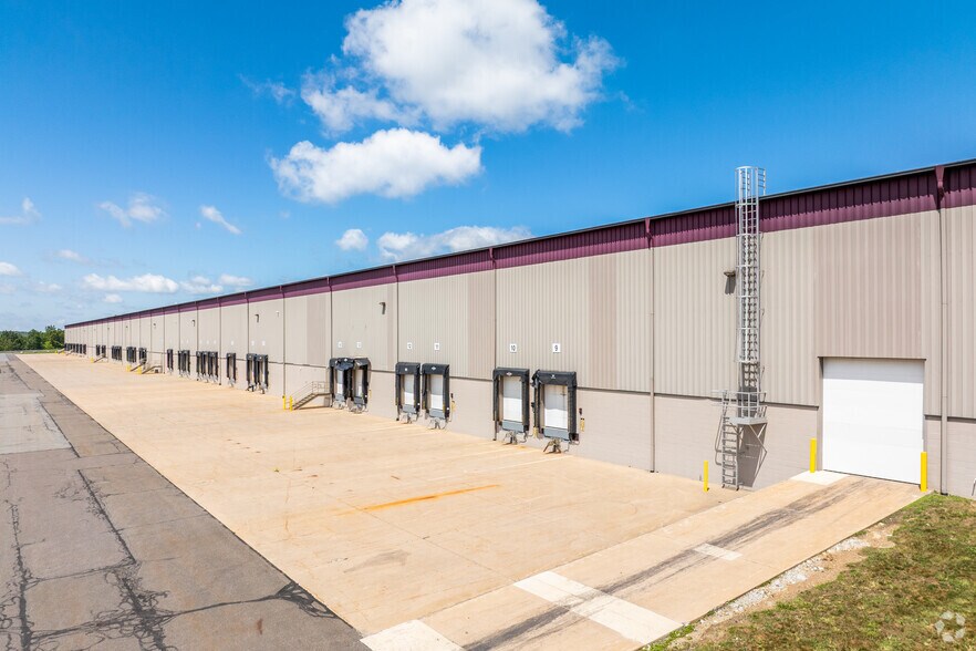 More Photos Of 63 Green Mountain Rd, Hazleton Distribution For Lease