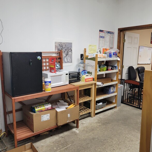 More Photos Of 609 Route 208, Gardiner General Retail For Sale