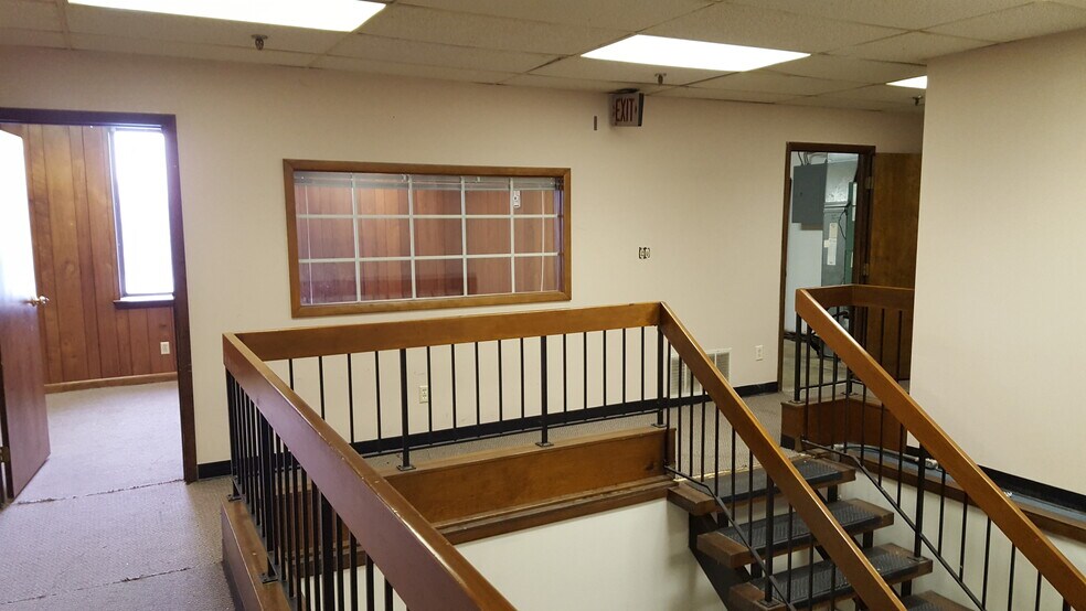 More Photos Of 5075-5095 Westerville Rd, Columbus Warehouse For Lease