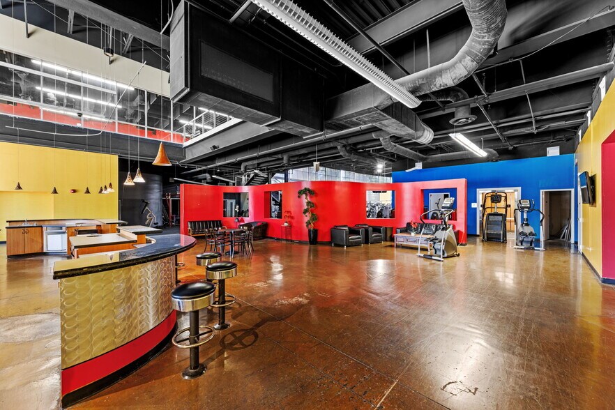 More Photos Of 1900 Del Paso Rd, Sacramento Health Club For Lease