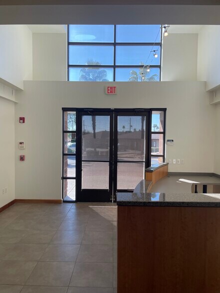 More Photos Of 4141 N 32nd St, Phoenix Medical For Lease