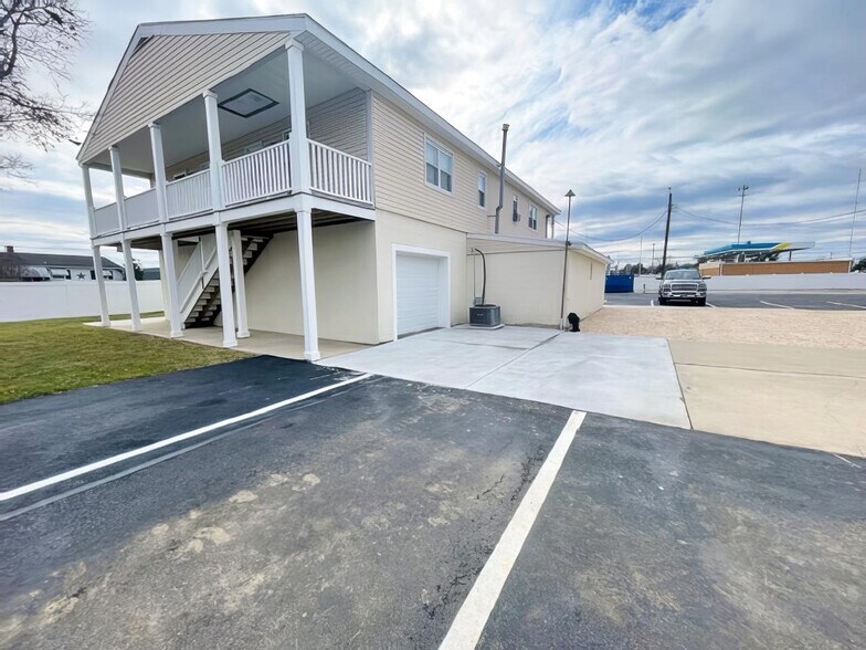 Primary Photo Of 5921 W Denneys Rd, Dover Apartments For Lease