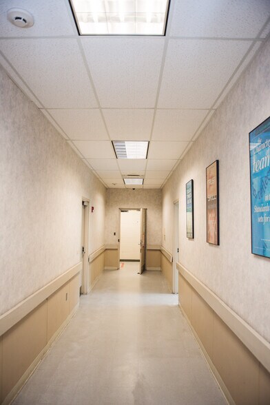 More Photos Of 707 Mendham Blvd, Orlando Office For Lease