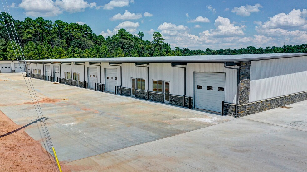 More Photos Of 10240 FM 1488, Magnolia Light Manufacturing For Lease
