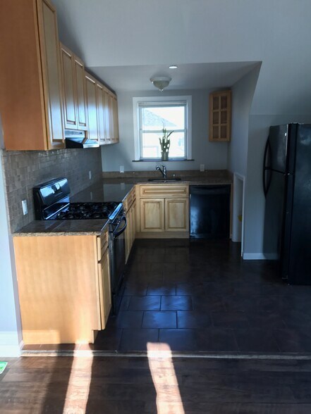 More Photos Of 175 Beach 113th St, Rockaway Park Apartments For Sale