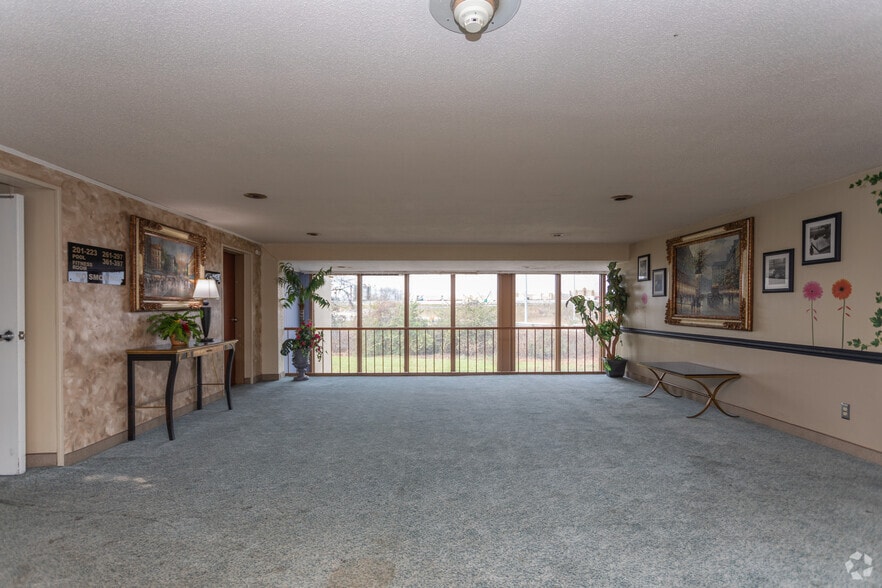 More Photos Of 1800 Miami St, Toledo Hotel For Sale