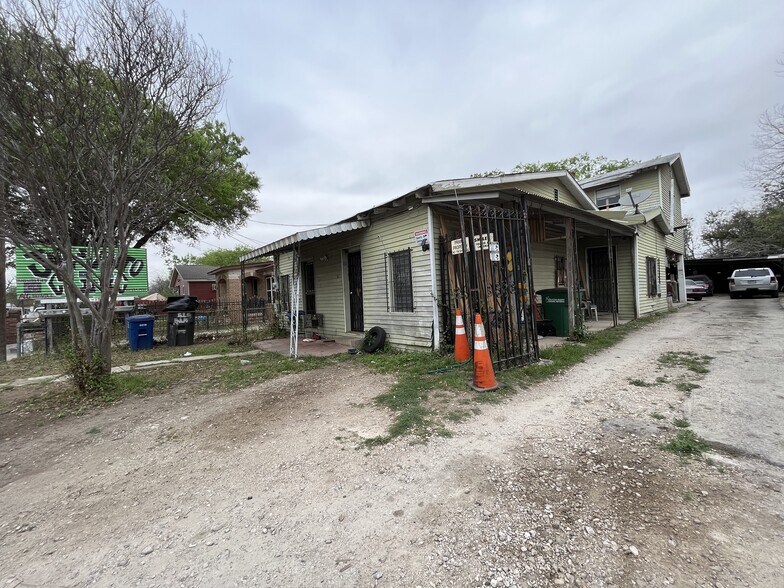 More Photos Of 515 Gladstone, San Antonio Service For Sale