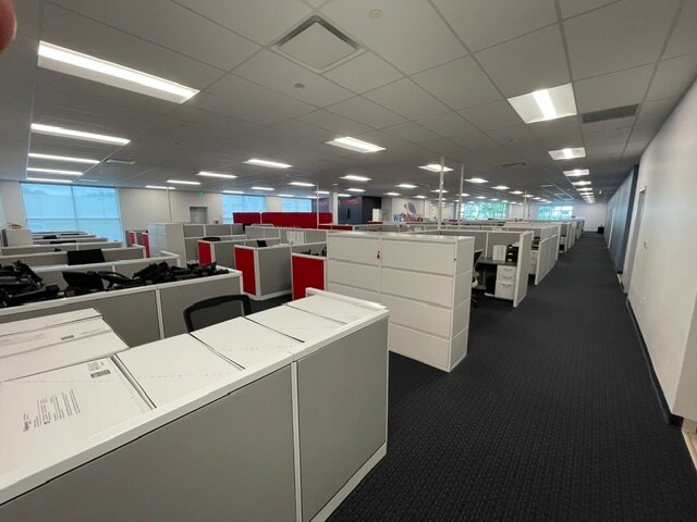 More Photos Of 2855 Interstate Dr, Lakeland Research And Development For Lease