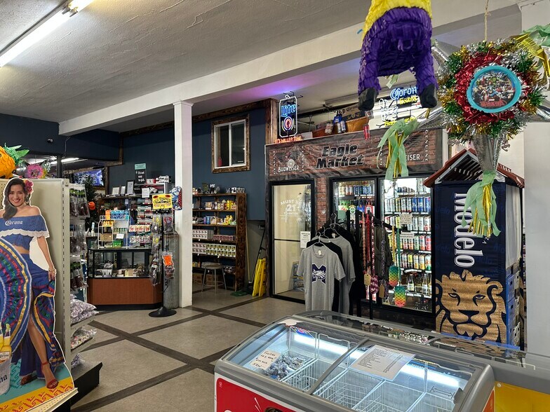 More Photos Of 10 S Main St, Fillmore Restaurant For Sale