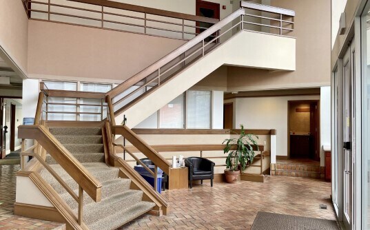 More Photos Of 3301 Burke Ave N, Seattle Office For Lease