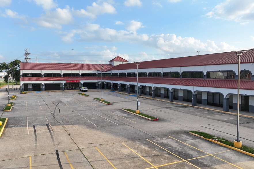 Primary Photo Of 324 Fm-1960 Rd, Houston General Retail For Sale