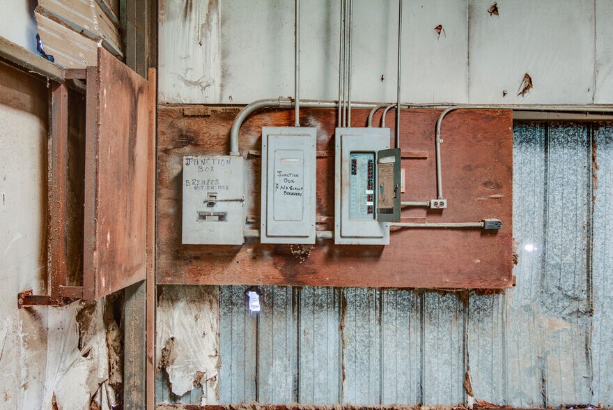 More Photos Of 720 E Main St, Ashdown Warehouse For Sale