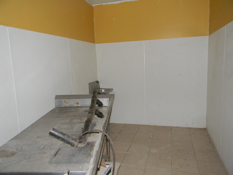 More Photos Of 8575 N County Road 25A, Piqua Flex For Lease