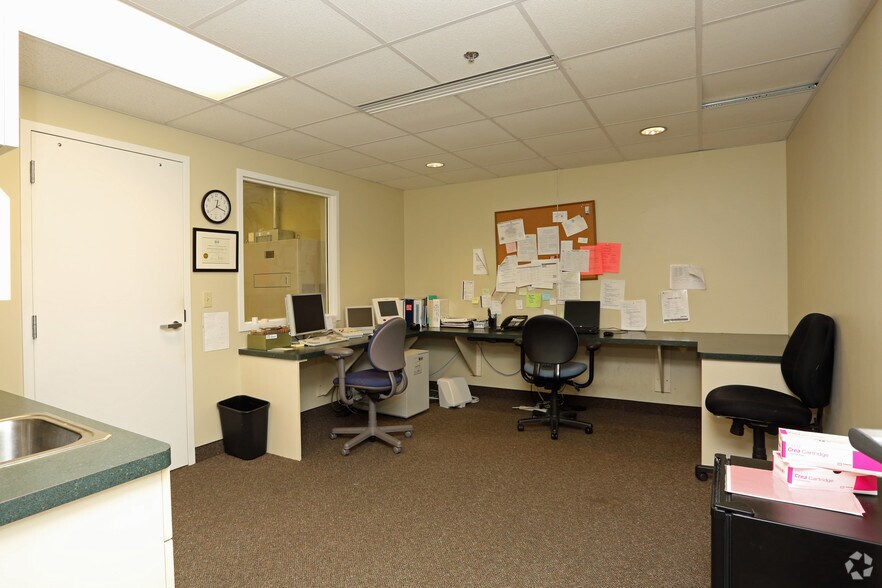 More Photos Of 5439 Durand Ave, Racine Medical For Lease