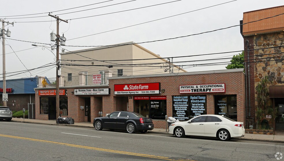 More Photos Of 25-27 E Merrick Rd, Valley Stream Office For Lease