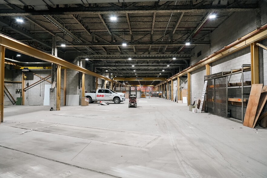 More Photos Of 3363 Davis Rd, Thorold Warehouse For Lease