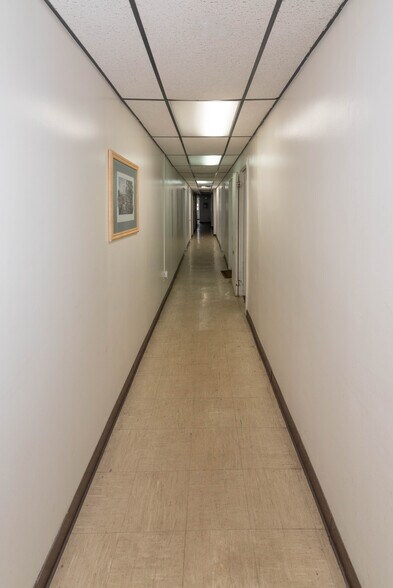 More Photos Of 5900 York Rd, Baltimore Storefront Retail Office For Sale