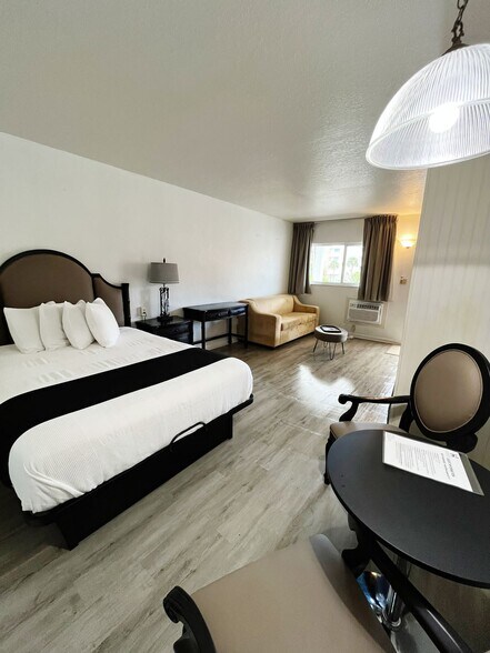 More Photos Of 14711 Gulf Blvd, Madeira Beach Hotel For Sale