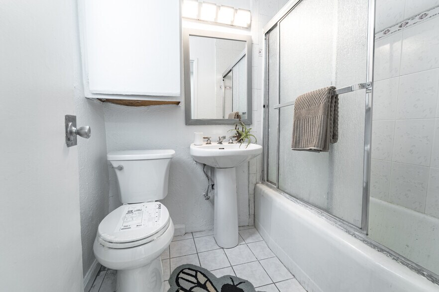 More Photos Of 1538 Thomas Ave, San Francisco Apartments For Sale
