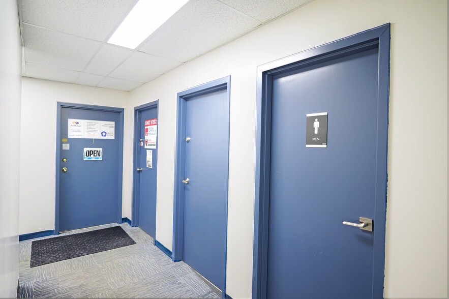 More Photos Of 3460 93 St NW, Edmonton Office For Lease