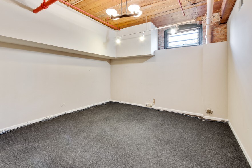 More Photos Of 1327 W Washington Blvd, Chicago Loft Creative Space For Lease
