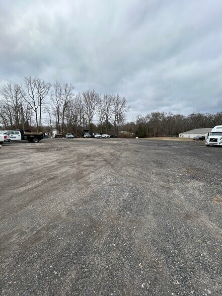 More Photos Of 168 Red Lion Rd, Southampton Light Manufacturing For Lease