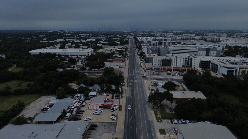 More Photos Of 4712 S Congress Ave, Austin Auto Dealership For Sale